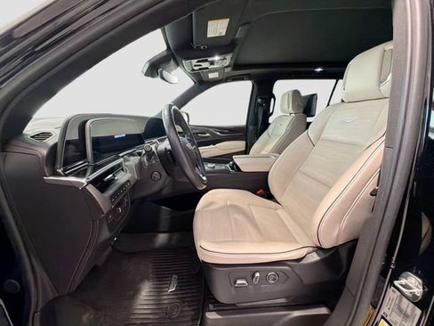Certified 2024 Cadillac Escalade ESV Sport w/ LPO, ONYX Package AWD/4WD image 19