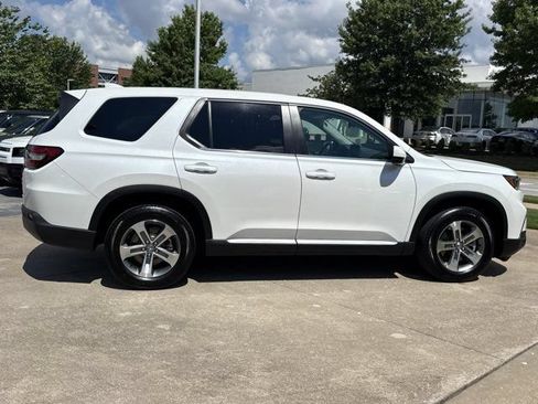 Used 2025 Honda Pilot EX-L image 2