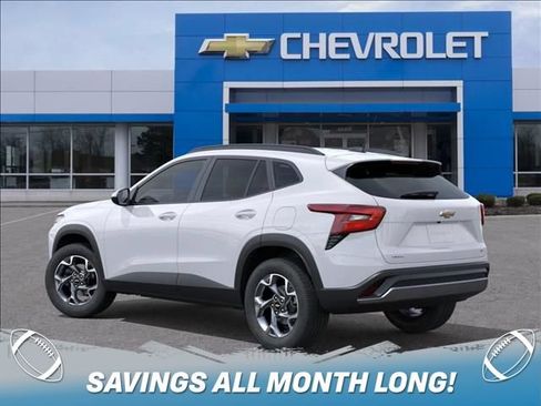 New 2026 Chevrolet Trax LT w/ Driver Confidence Package FWD image 3