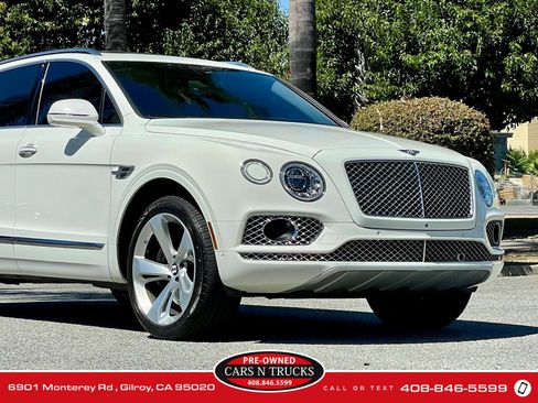 Used 2018 Bentley Bentayga AWD/4WD image 31