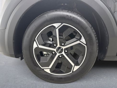 Used 2024 Kia Niro EX image 25