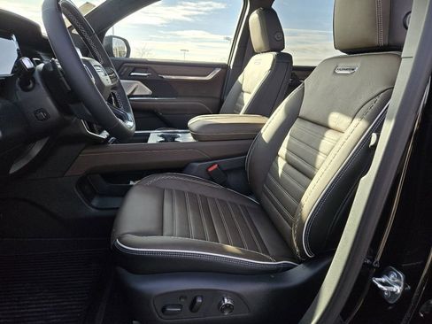 New 2026 GMC Acadia Denali Ultimate w/ LPO, Floor Liner Package image 4