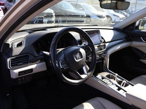 Used 2020 Honda Accord Touring image 9