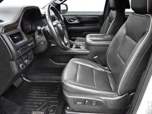 Used 2021 Chevrolet Tahoe Premier w/ Premium Package AWD/4WD image 13