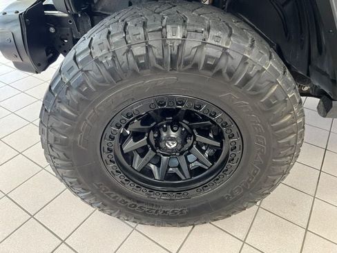 Used 2021 Jeep Wrangler Unlimited Rubicon w/ Dual Top Group AWD/4WD image 9