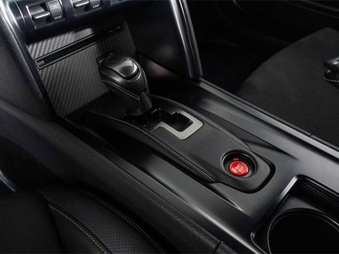 Used 2015 Nissan GT-R Premium image 30