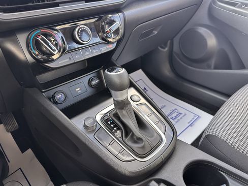 Used 2022 Hyundai Kona SE image 14