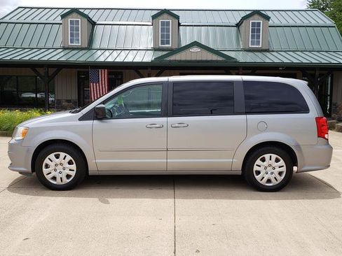 Used 2017 Dodge Grand Caravan SE w/ Power Window Group FWD image 2