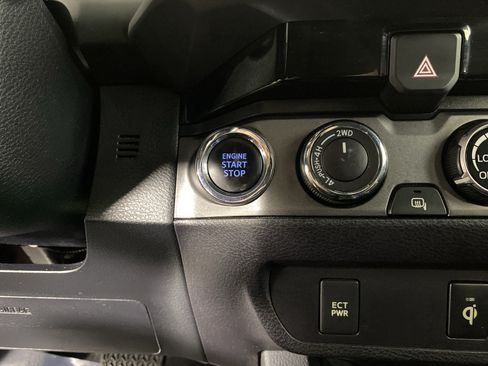 Used 2016 Toyota Tacoma TRD Off-Road w/ Towing Package AWD/4WD image 24