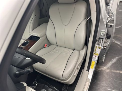 Used 2009 Toyota Venza Base image 15