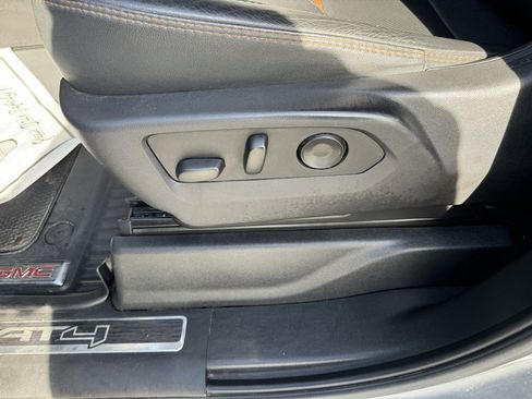 Used 2023 GMC Sierra 1500 AT4 w/ Technology Package image 19