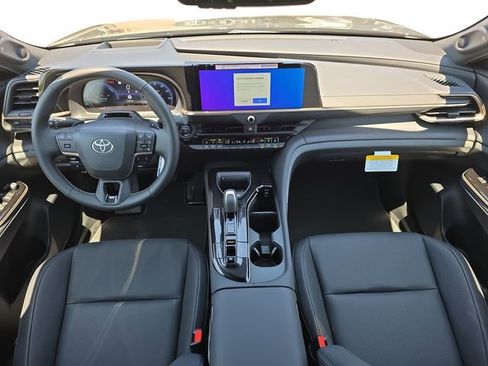 New 2026 Toyota Crown Platinum image 9