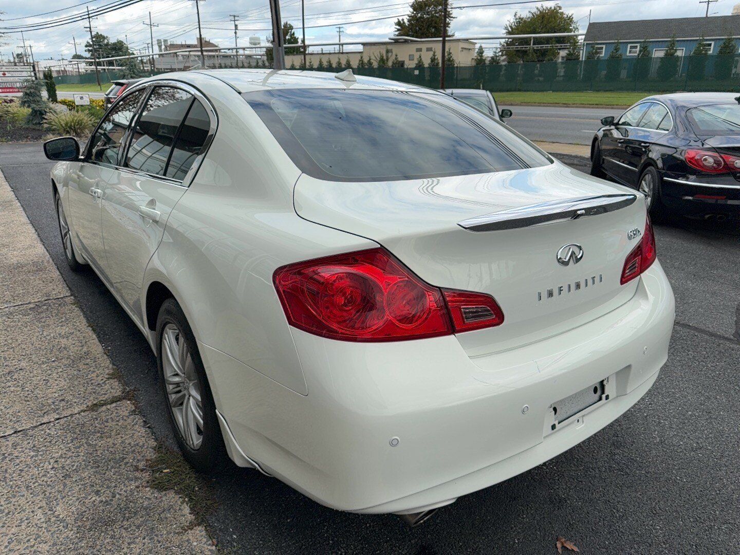 Used 2013 INFINITI G37 x Sedan w/ Premium Pkg AWD/4WD image 4