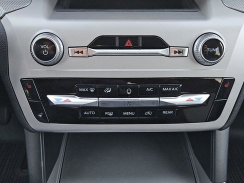 Used 2023 Ford Explorer XLT w/ Equipment Group 202A image 16