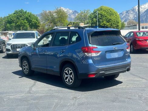 Used 2023 Subaru Forester Premium AWD/4WD image 7