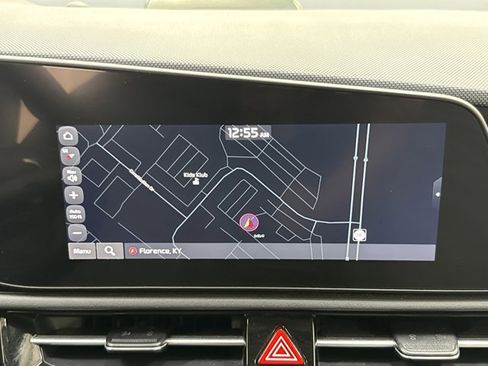 Used 2024 Kia Niro SX Touring image 22