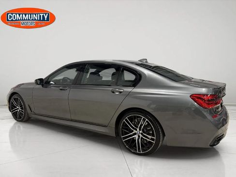 Used 2019 BMW 750i xDrive w/ Executive Package image 4