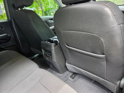 Used 2025 Chevrolet Colorado LT RWD image 12