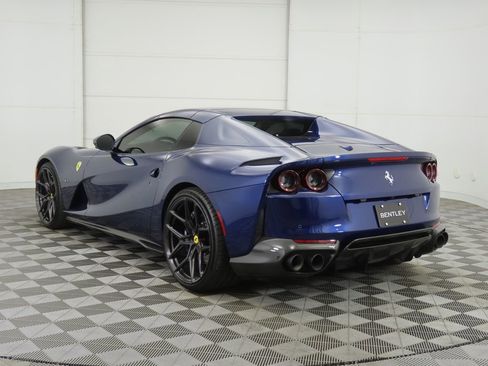 Used 2021 Ferrari 812 GTS image 15