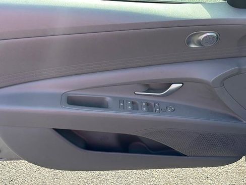 Used 2023 Hyundai Elantra SEL w/ Cargo Package image 17