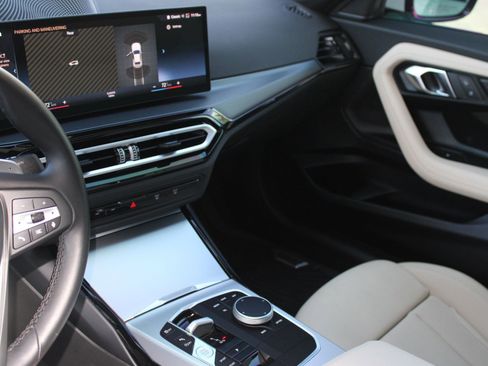 Used 2024 BMW 230i Coupe w/ Premium Package image 28