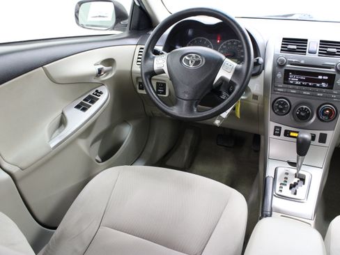 Used 2011 Toyota Corolla LE FWD image 25