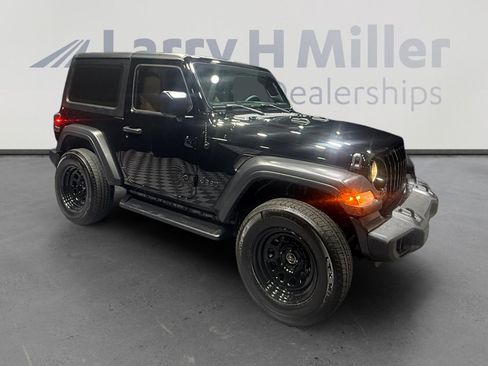 Used 2023 Jeep Wrangler Sport S image 7