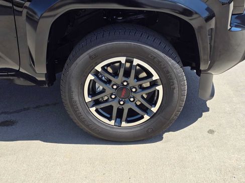 Certified 2025 Toyota Tacoma TRD Sport AWD/4WD image 9