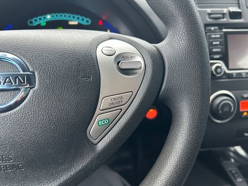 Used 2017 Nissan Leaf S image 18