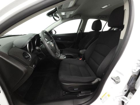 Used 2015 Chevrolet Cruze LT FWD image 4