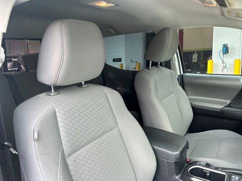 Used 2020 Toyota Tacoma SR w/ SR Convenience Package image 14