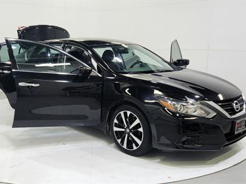 Used 2018 Nissan Altima 2.5 SR image 11