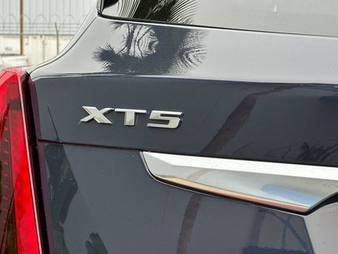 Certified 2025 Cadillac XT5 Premium Luxury image 28