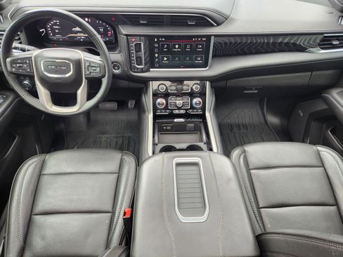 Used 2023 GMC Yukon XL Denali AWD/4WD image 9