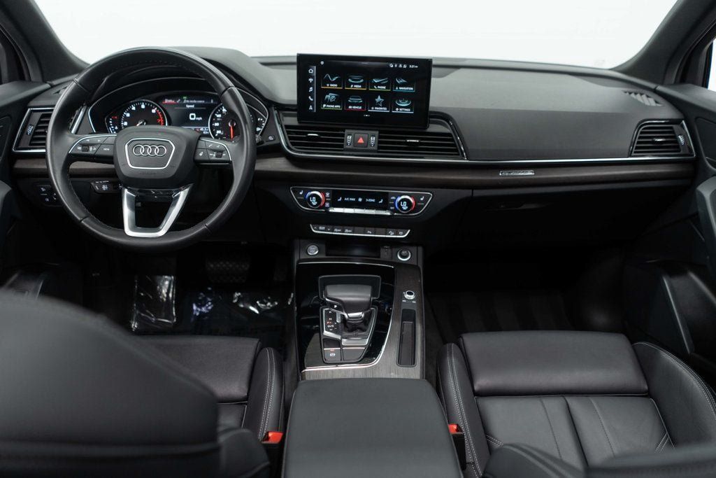 Used 2023 Audi Q5 2.0T Premium w/ Convenience Package AWD/4WD image 11