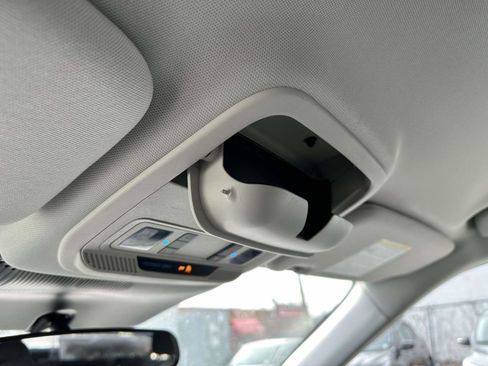 Used 2025 Ford Explorer Active image 27