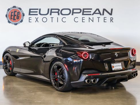 Used 2020 Ferrari Portofino RWD image 10