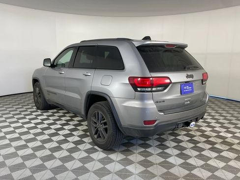 Used 2016 Jeep Grand Cherokee Laredo 75th Anniversary AWD/4WD image 14
