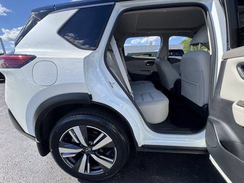 Used 2023 Nissan Rogue SL AWD/4WD image 19