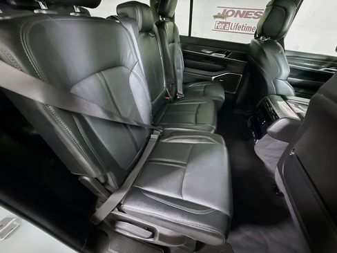 Used 2022 Jeep Wagoneer Series II w/ Premium Group I image 33