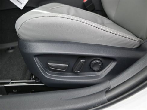 New 2026 Toyota Camry SE image 9