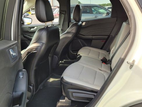 Used 2024 Ford Escape SE image 6