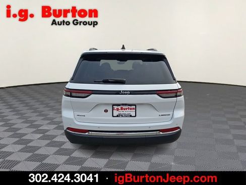 Used 2023 Jeep Grand Cherokee Laredo w/ Luxury Tech Group I AWD/4WD image 5
