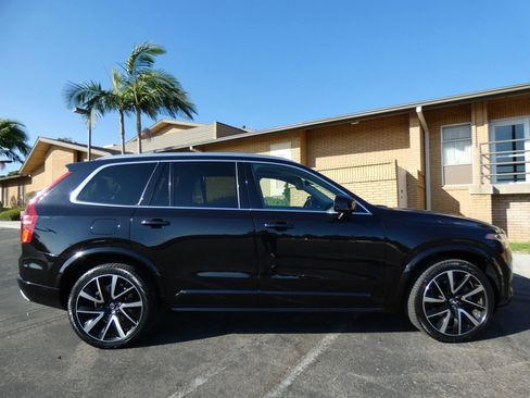 Used 2020 Volvo XC90 T6 Momentum image 6