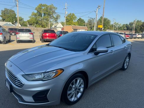 Used 2019 Ford Fusion SE image 5