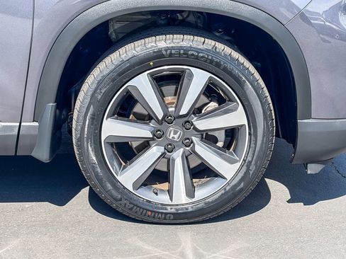 Used 2024 Honda Pilot Touring image 9