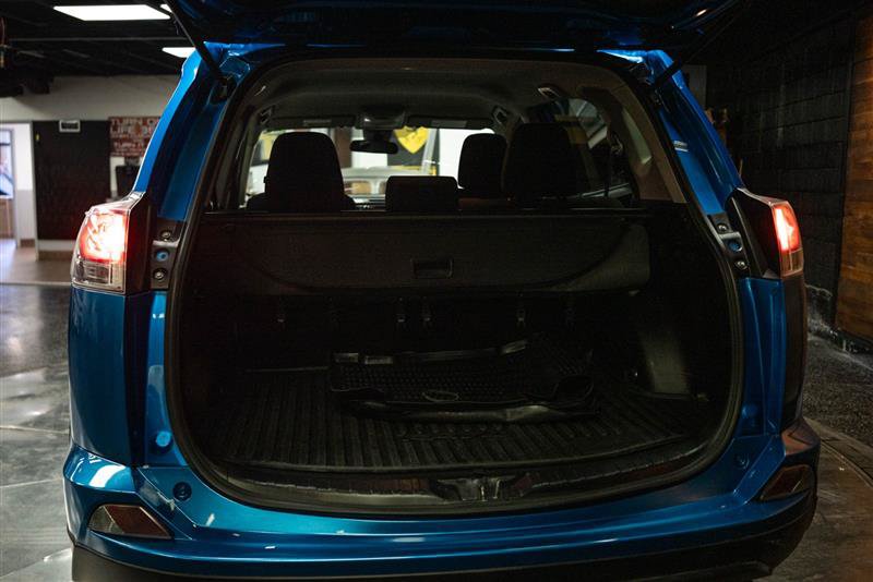 Used 2018 Toyota RAV4 LE w/ All Weather Liner Package FWD image 7