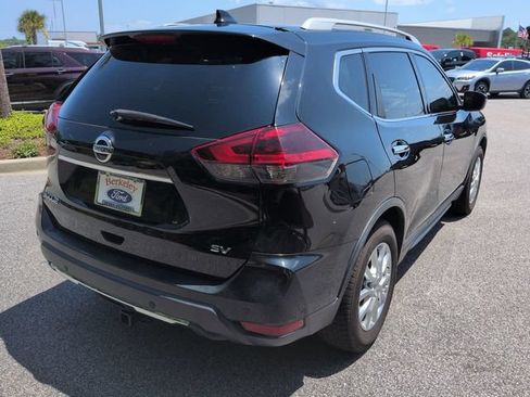 Used 2019 Nissan Rogue SV FWD image 4