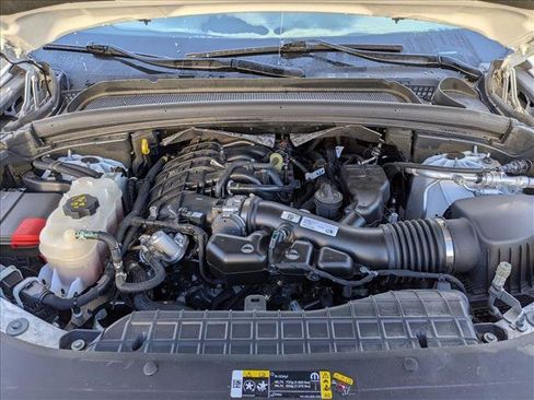 Used 2023 Jeep Grand Cherokee Limited image 23