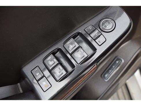 Used 2015 Chevrolet Tahoe LT image 41